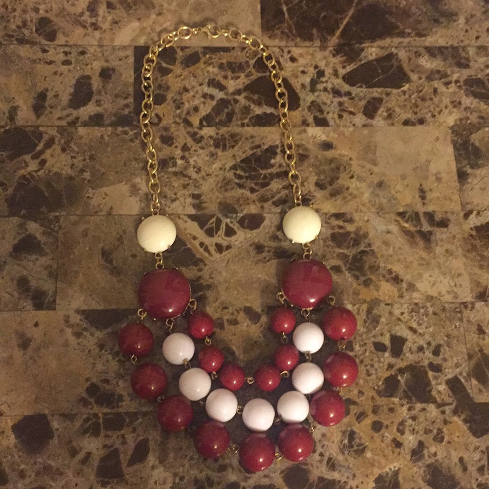 Bauble necklace. Great in a bundle!